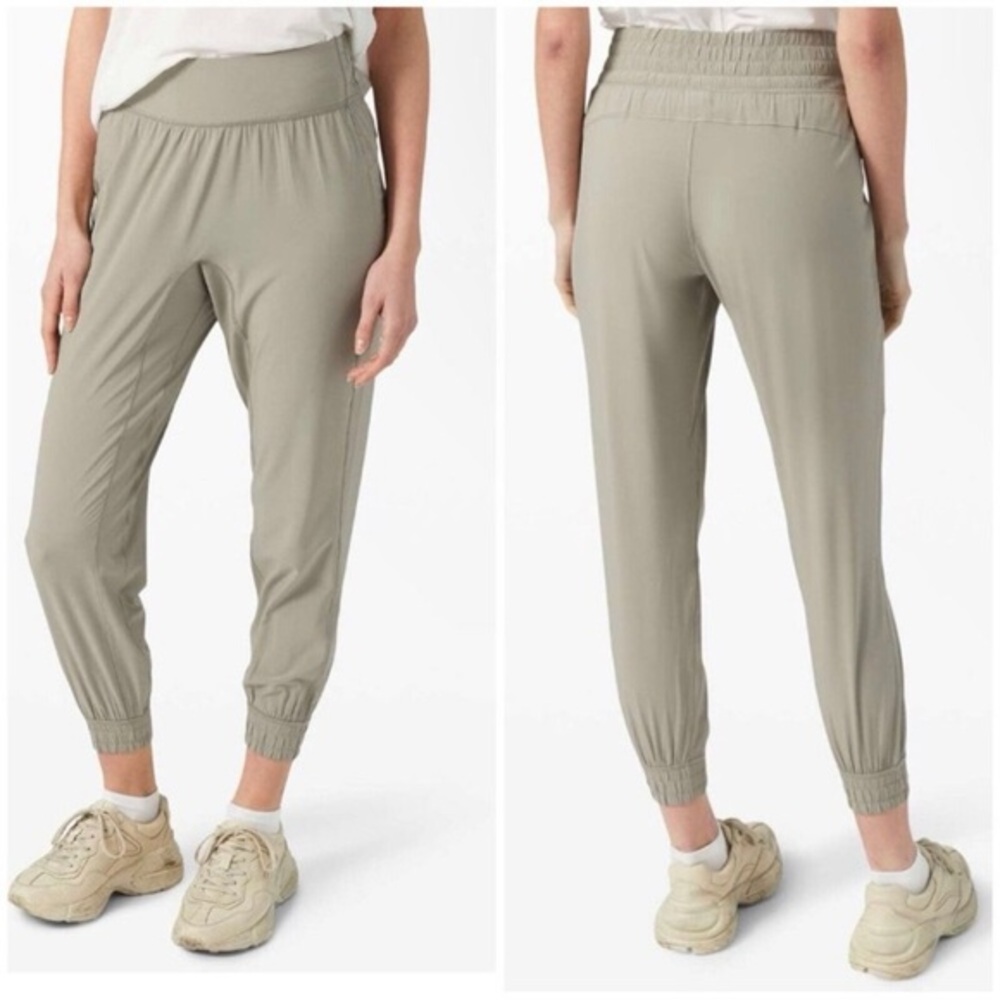 Lululemon Sun Setter Jogger 7/8 Length Size 10 Iron Gray